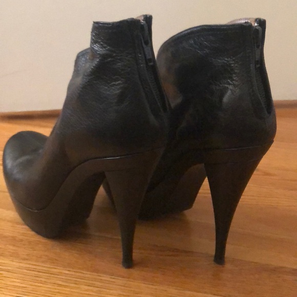 PURA LOPEZ, Black Leather Booties Heels - Picture 3 of 7